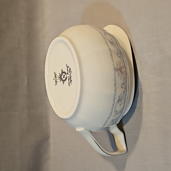 New Noritake Crown Flower 7324 Gravy Boat w/Underplate Ivory China - Picture 8 of 11